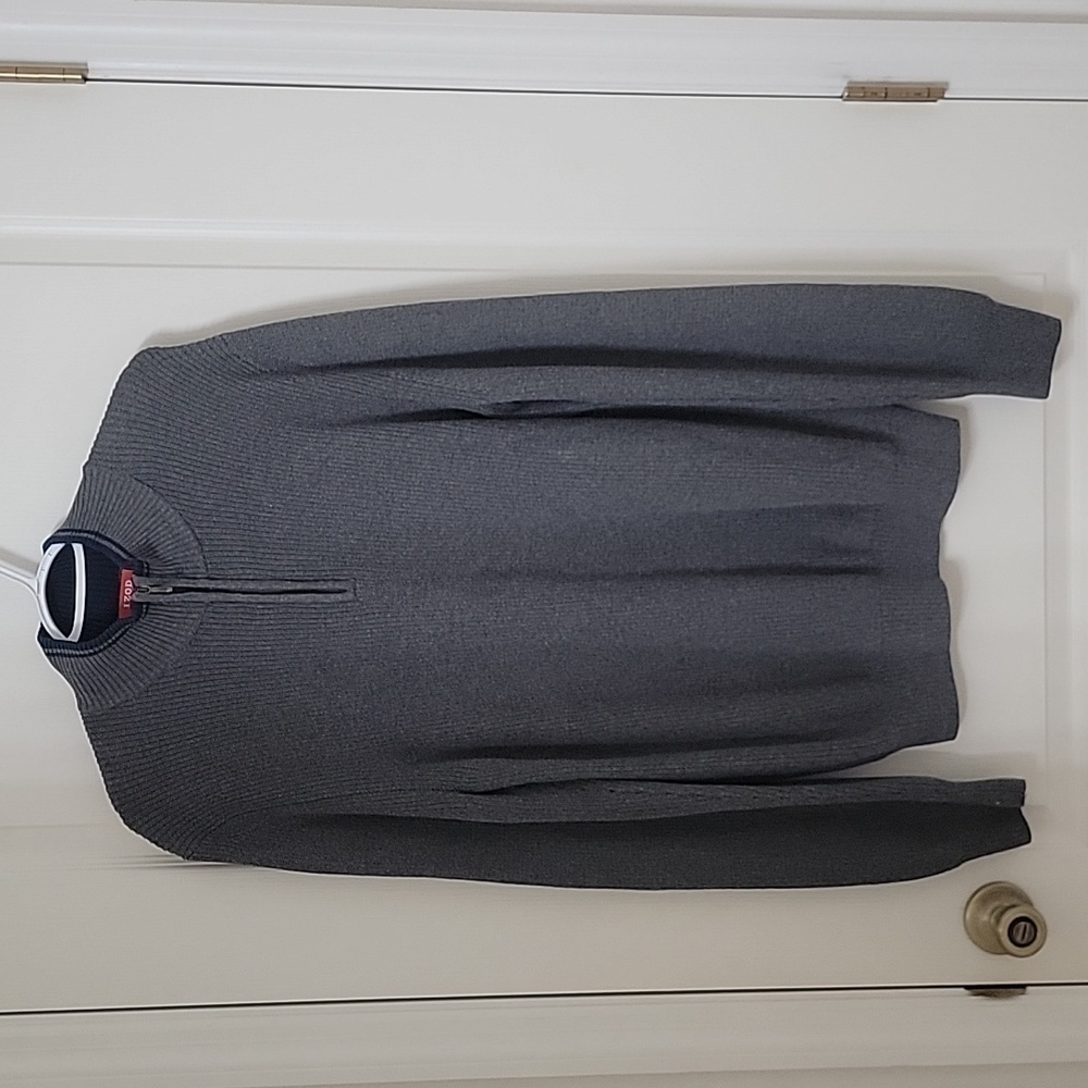 Izod, Size M, 1/4 Zip Pullover Sweater, Gray with Navy Blue Trim, EUC